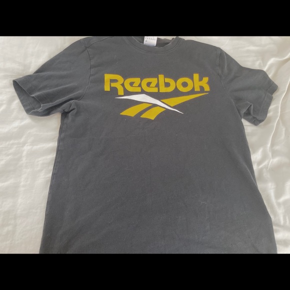 Reebok graphic tee!! - Picture 1 of 2